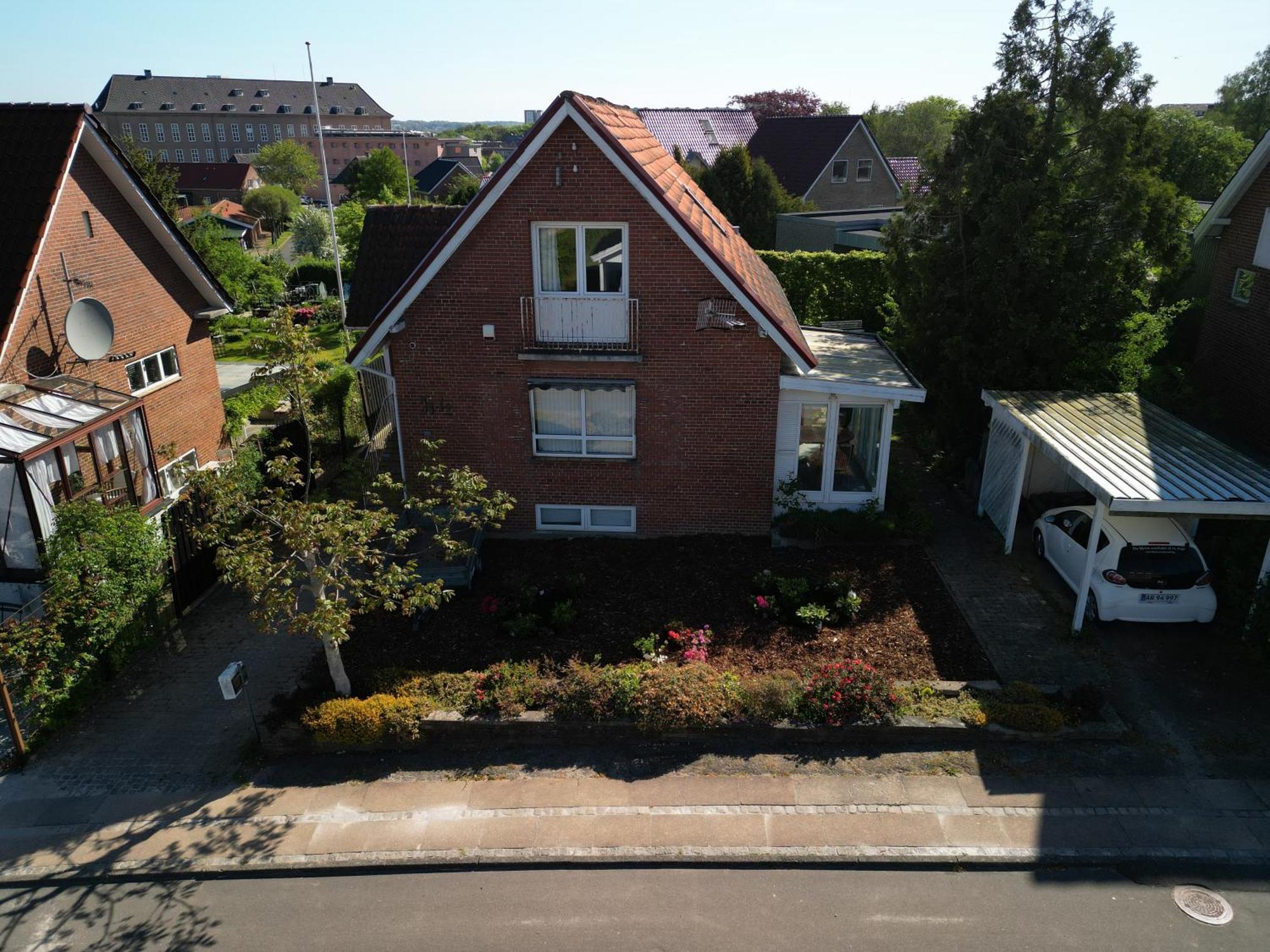 Kongebrogade 77 *